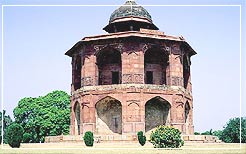 Sher Mahal Puranakila, Delhi Travel & Tourism